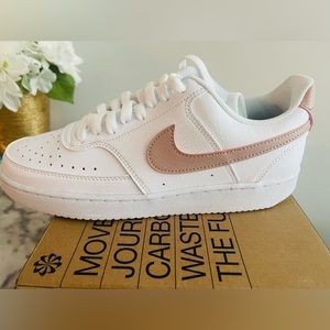 Women’s Nike Court Sneaker size 8.5